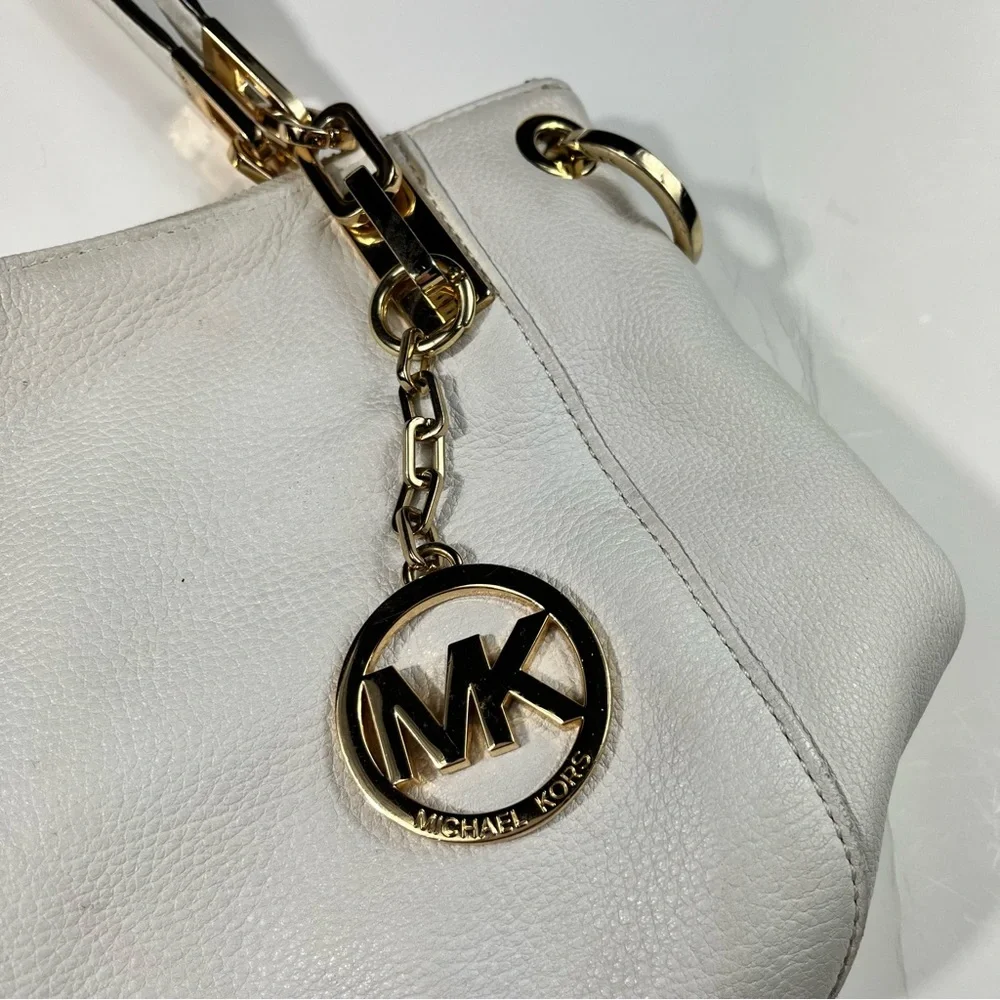 Michael Kors Brooke White Pebbled Leather Shoulder Bag Gold Hardware Medium